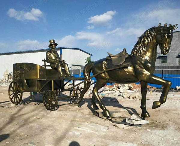 仿銅歐式馬車(chē)玻璃鋼人物雕塑